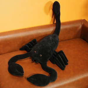 Peluche escorpión negro